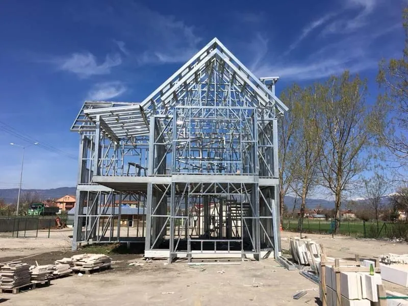  Če razmišljate o nakupu jeklene hiše, ste na poti do varnega, trpežnega in dolgotrajnega doma. 