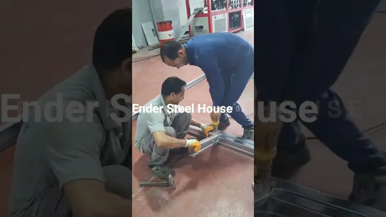 Faze proizvodnje jeklene hiše Ender Steel House